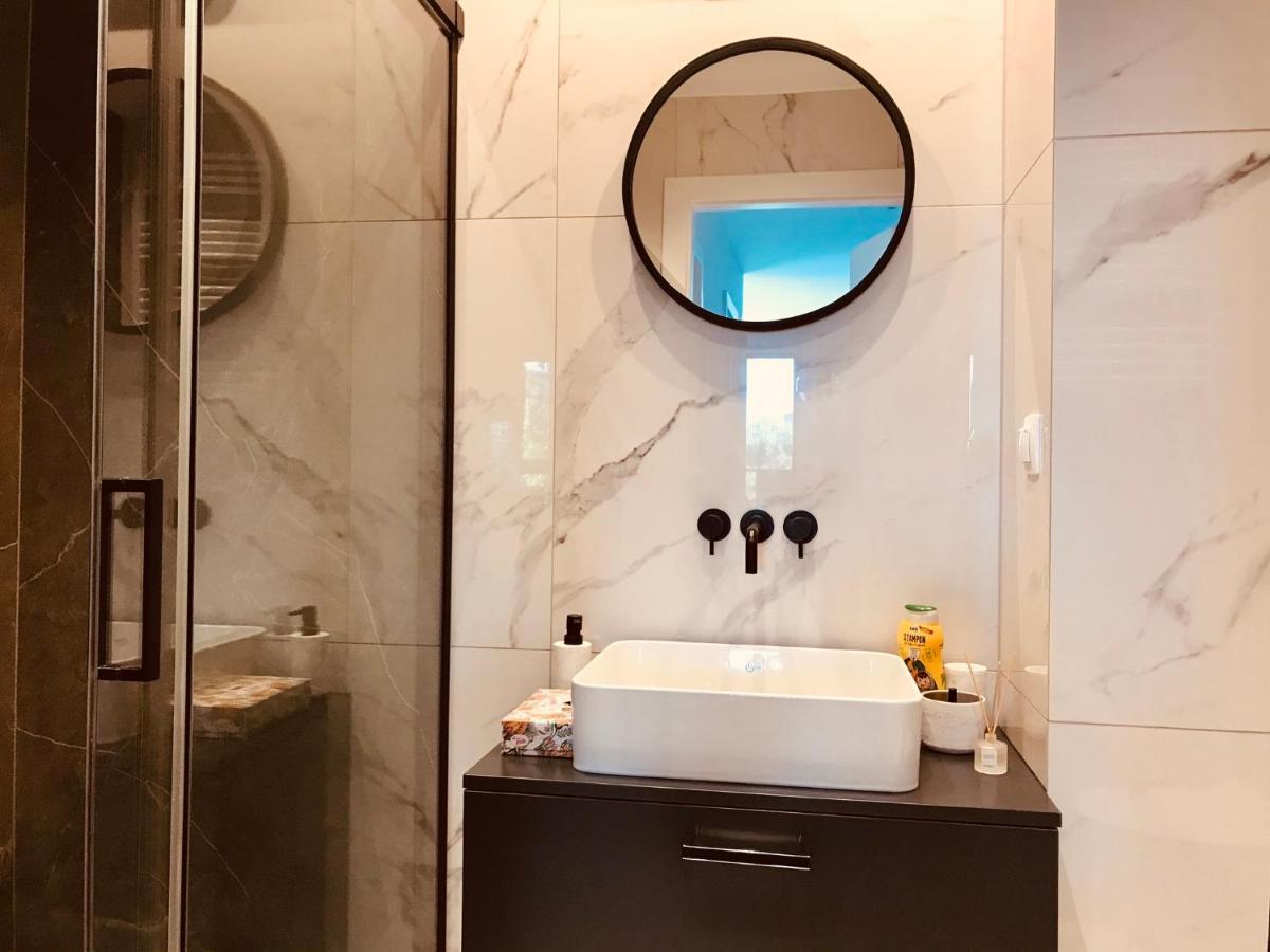 Baltic Riviera Apartments - Garden Sanctuary Retreat 그단스크 외부 사진